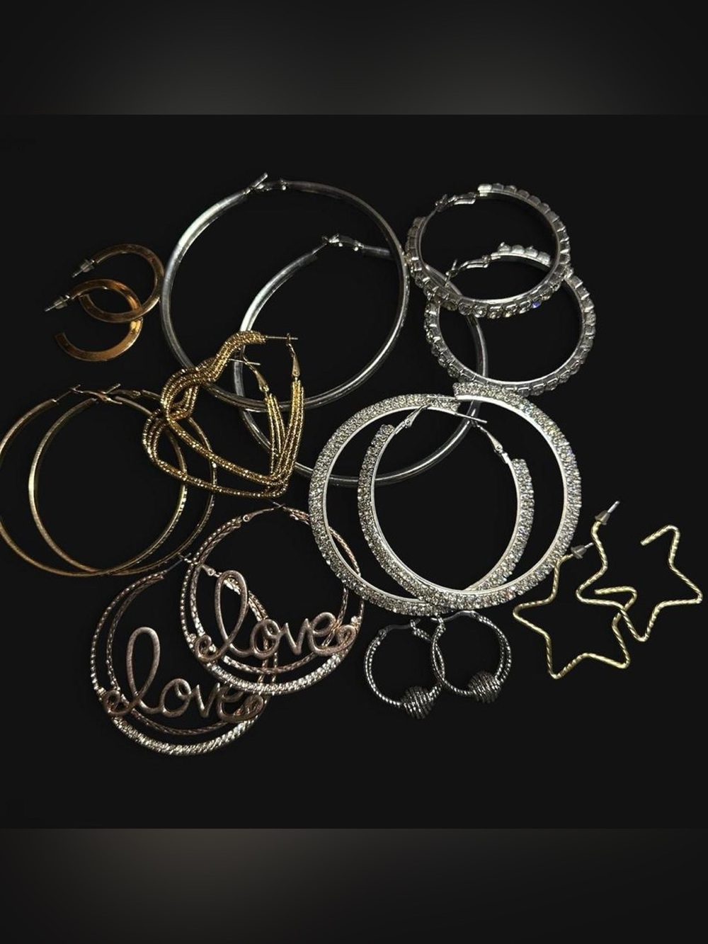 9 Pairs of Y2K Earrings